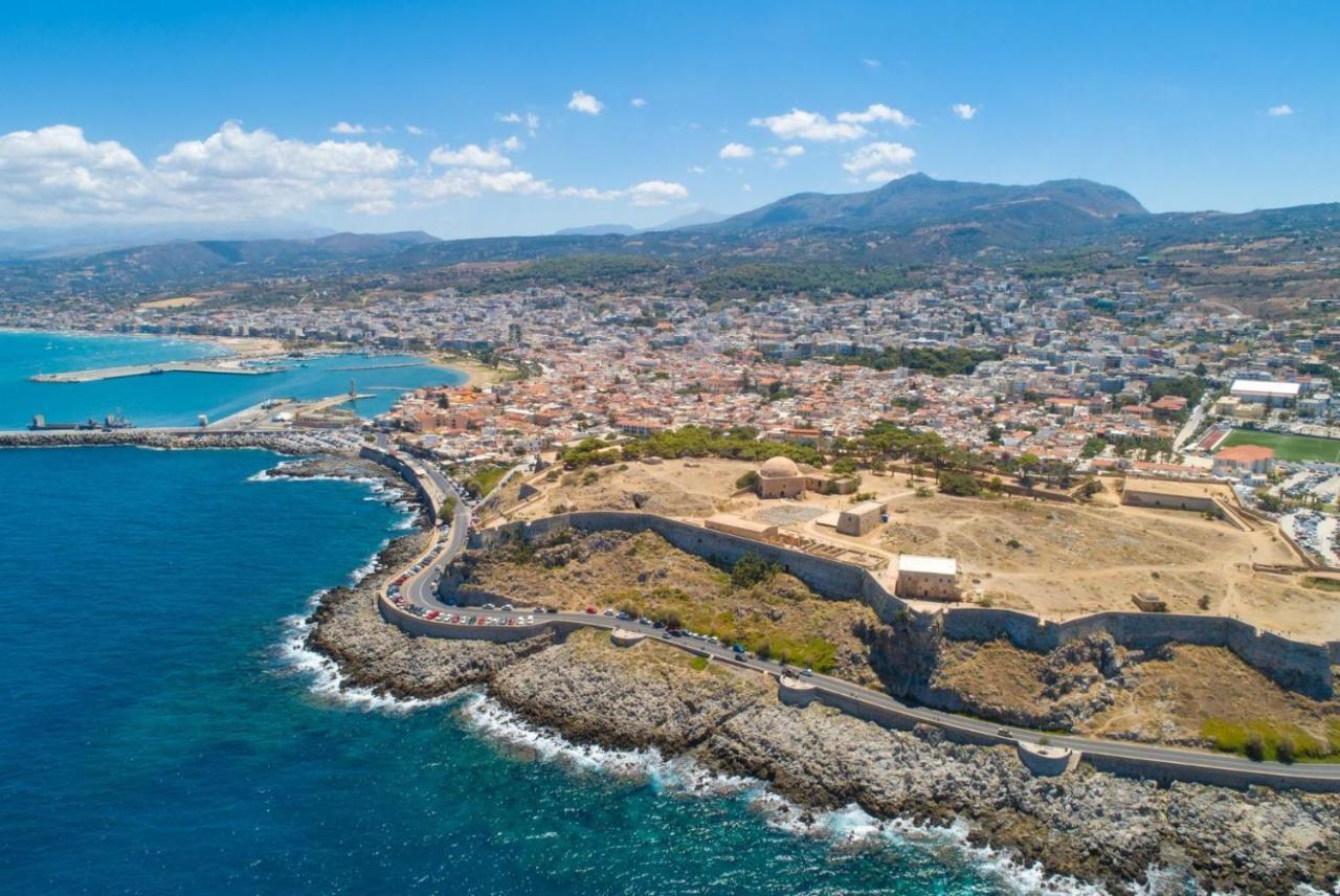 Spiros Beach Villa 크랭고카스텔론 외부 사진