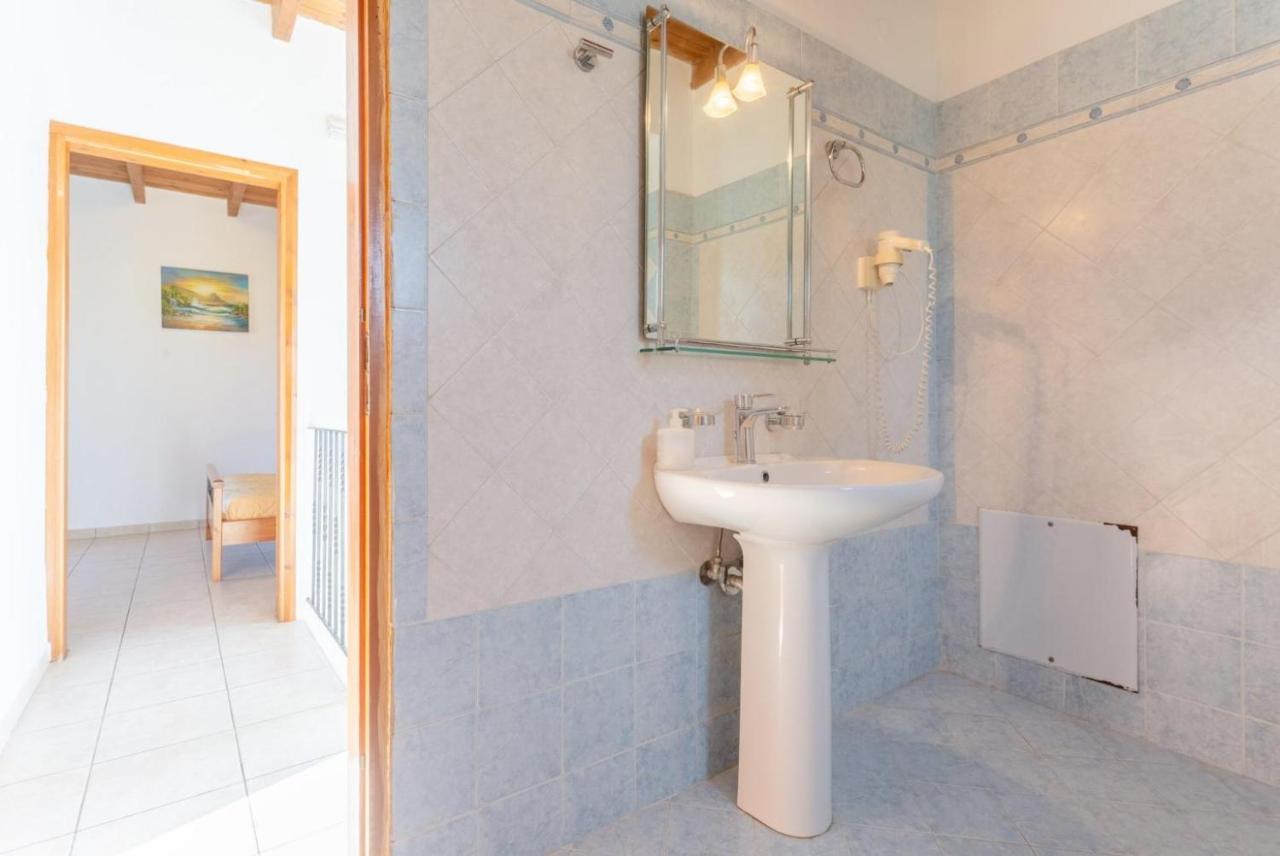 Spiros Beach Villa 크랭고카스텔론 외부 사진